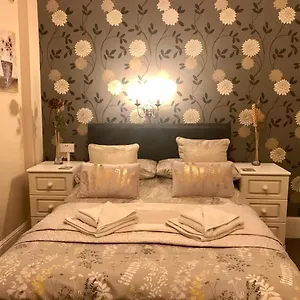 Braeside 3*, Exeter United Kingdom
